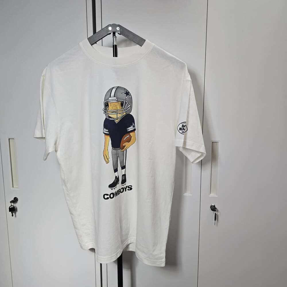 Bad Bunny Dallas Cowboys NFL Graphic T-Shirt M